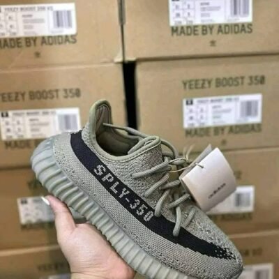 Yeezy Pallet – Wholesale Authentic Yeezy Sneakers for Sale | 80 Pairs